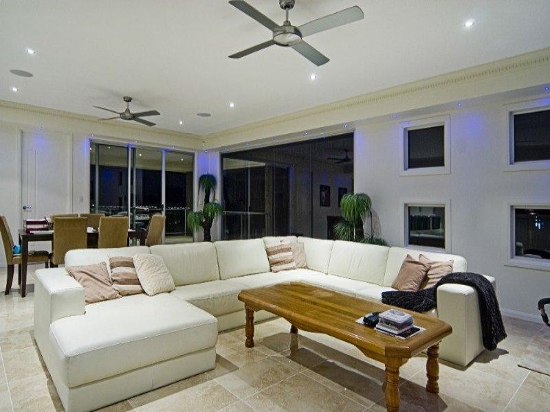 32 Knightsbridge Pde West, Paradise Point QLD 4216