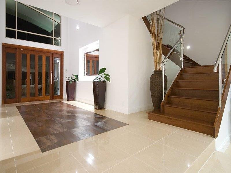 8 Royal Albert Crescent, Paradise Point QLD 4216