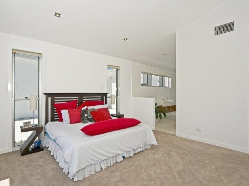 Paradise Point QLD 4216