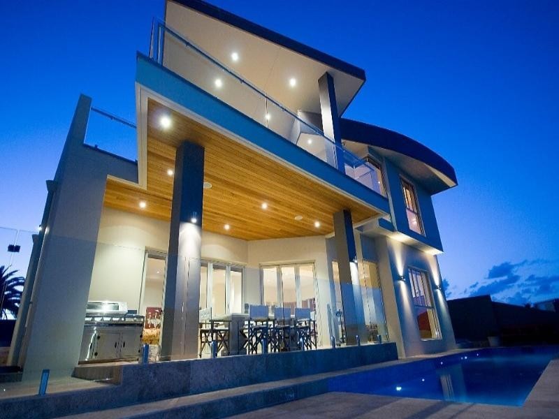 42 Royal Albert Crescent, Paradise Point QLD 4216