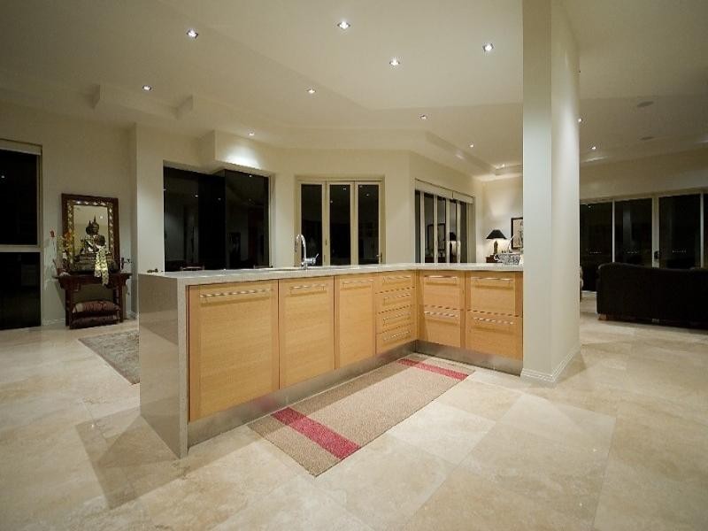 42 Royal Albert Crescent, Paradise Point QLD 4216