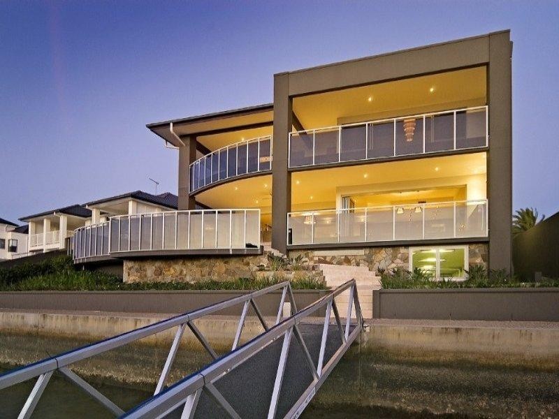 49 Knightsbridge Pde East, Paradise Point QLD 4216
