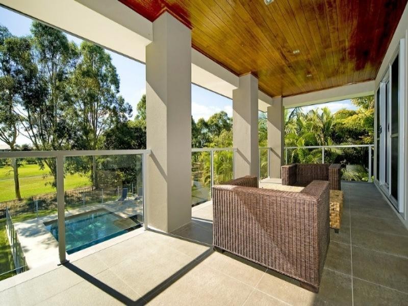 8206 Magnolia Drive West, Hope Island QLD 4212