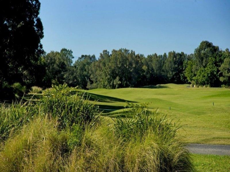 8206 Magnolia Drive West, Hope Island QLD 4212