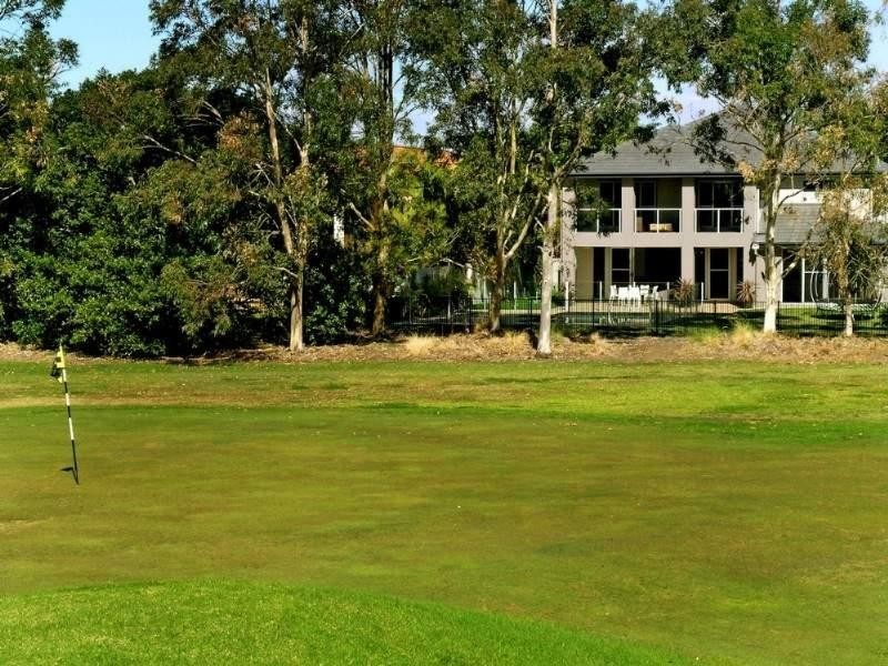 8206 Magnolia Drive West, Hope Island QLD 4212