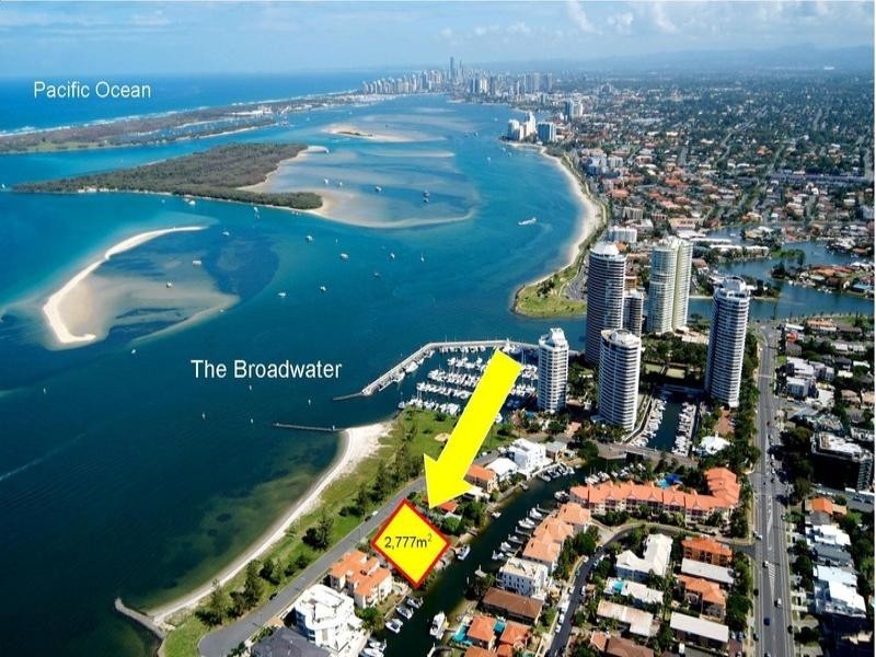 22 Oatland Esplanade, Runaway Bay QLD 4216