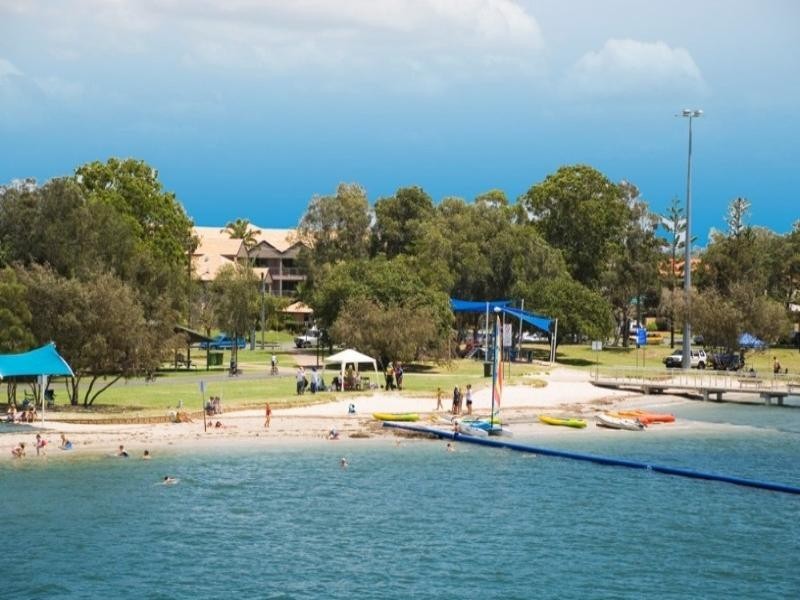 35 Parklane Terrace, Paradise Point QLD 4216