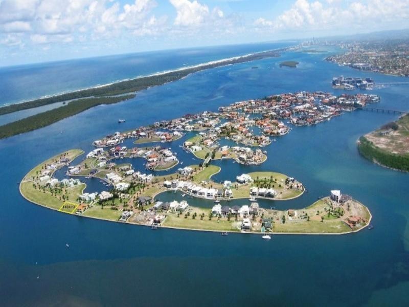16-18 Knightsbridge Parade East, Paradise Point QLD 4216