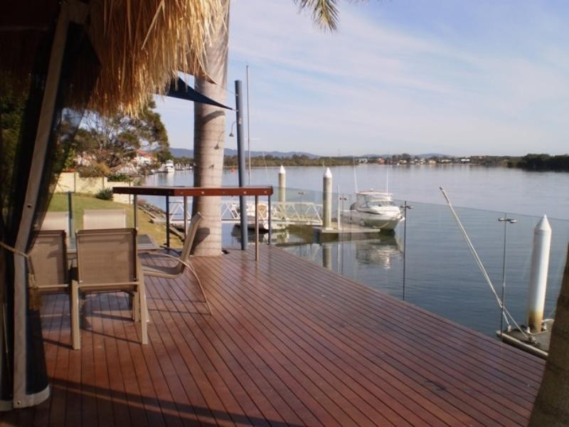 Paradise Point QLD 4216