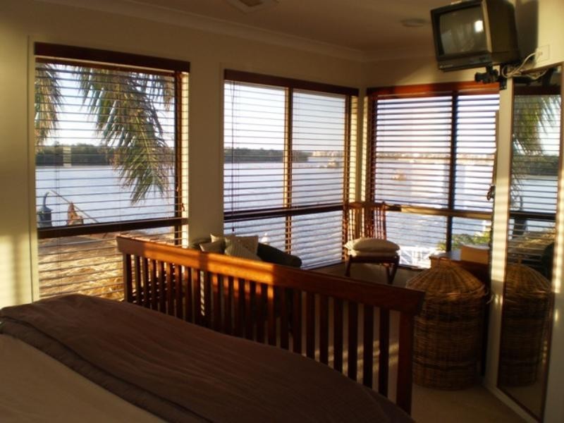 Paradise Point QLD 4216