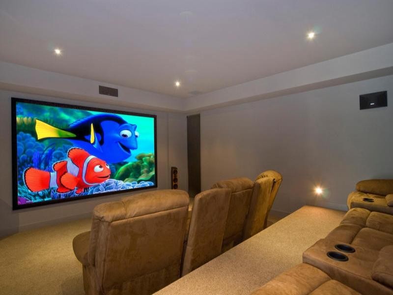 14 King Charles Drive, Paradise Point QLD 4216