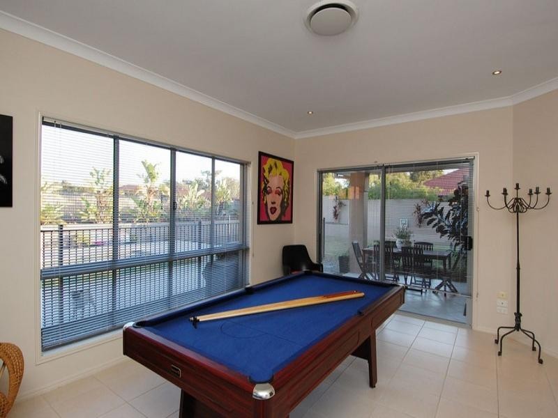 61 Arun Drive, Arundel QLD 4214