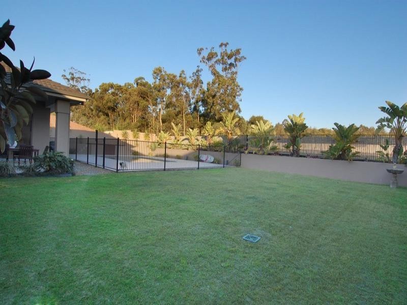 61 Arun Drive, Arundel QLD 4214