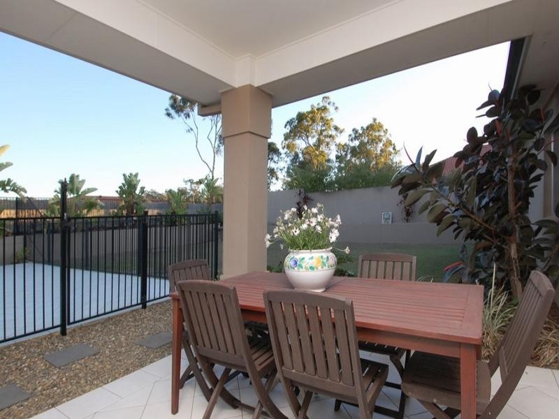 61 Arun Drive, Arundel QLD 4214