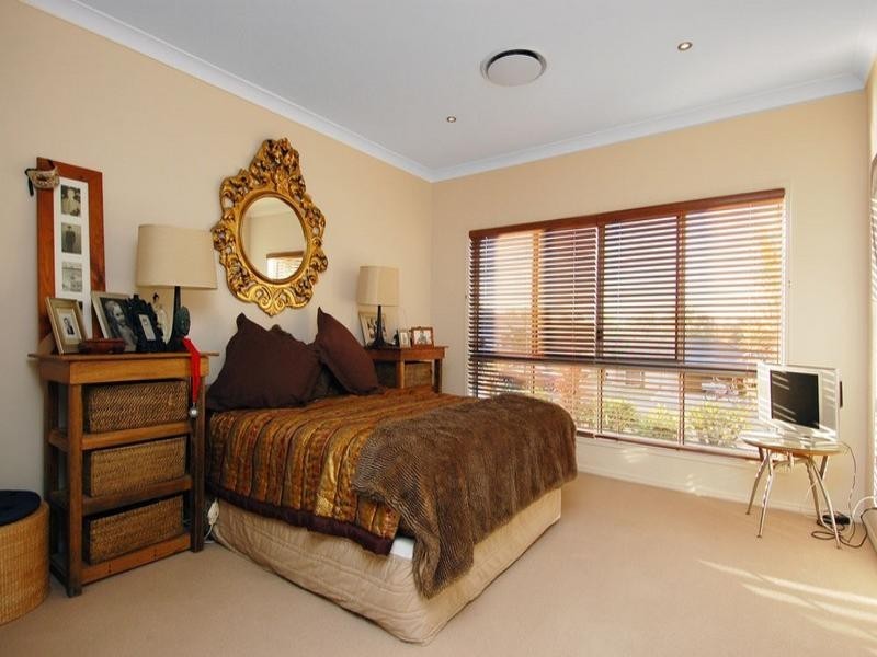 61 Arun Drive, Arundel QLD 4214
