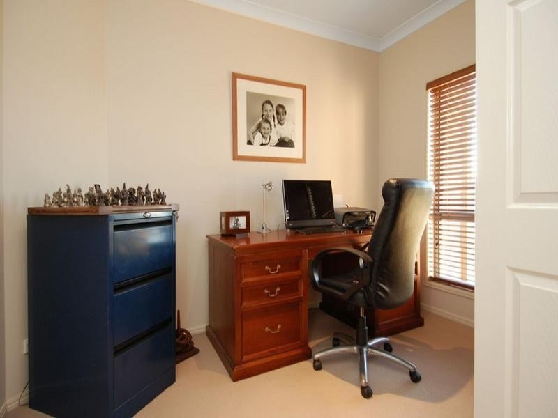 61 Arun Drive, Arundel QLD 4214