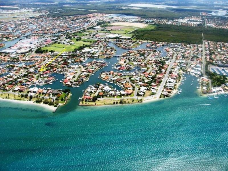 3 Daru Avenue, Runaway Bay QLD 4216