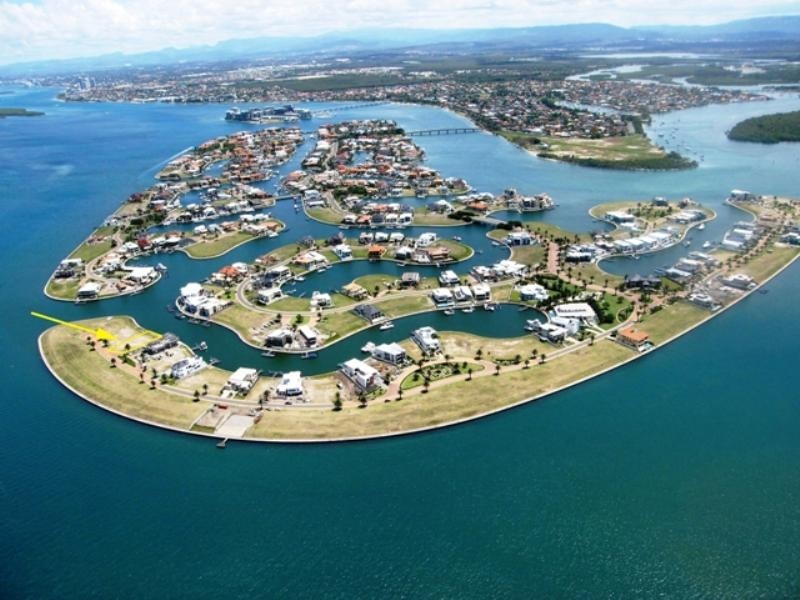 51 Knightsbridge Parade East, Paradise Point QLD 4216