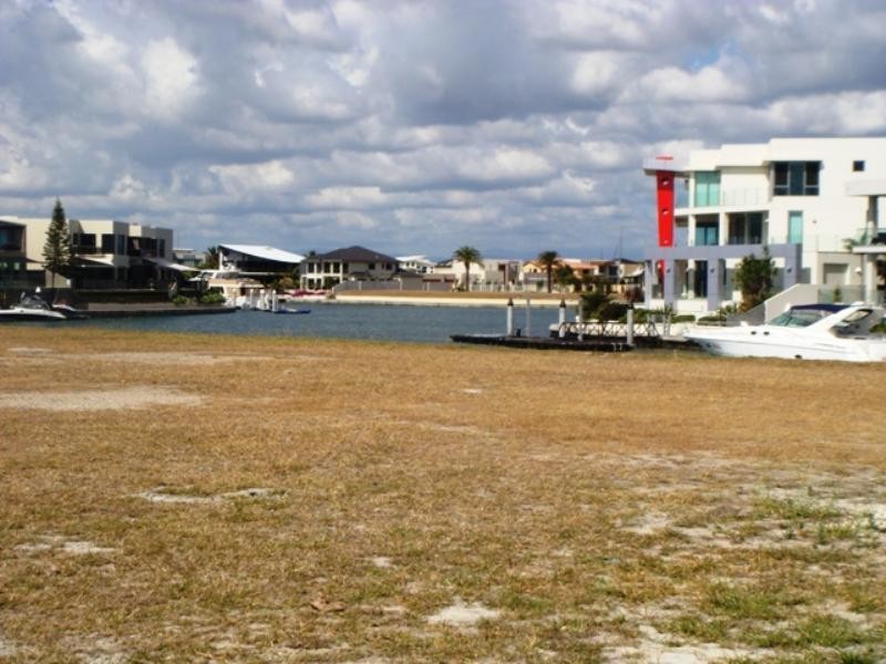 51 Knightsbridge Parade East, Paradise Point QLD 4216