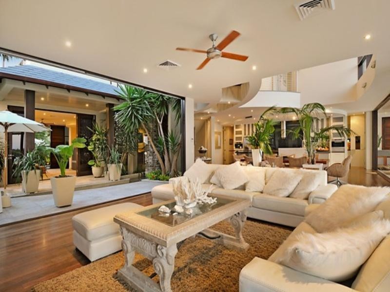 34 Hampton Court, Sovereign Islands QLD 4216