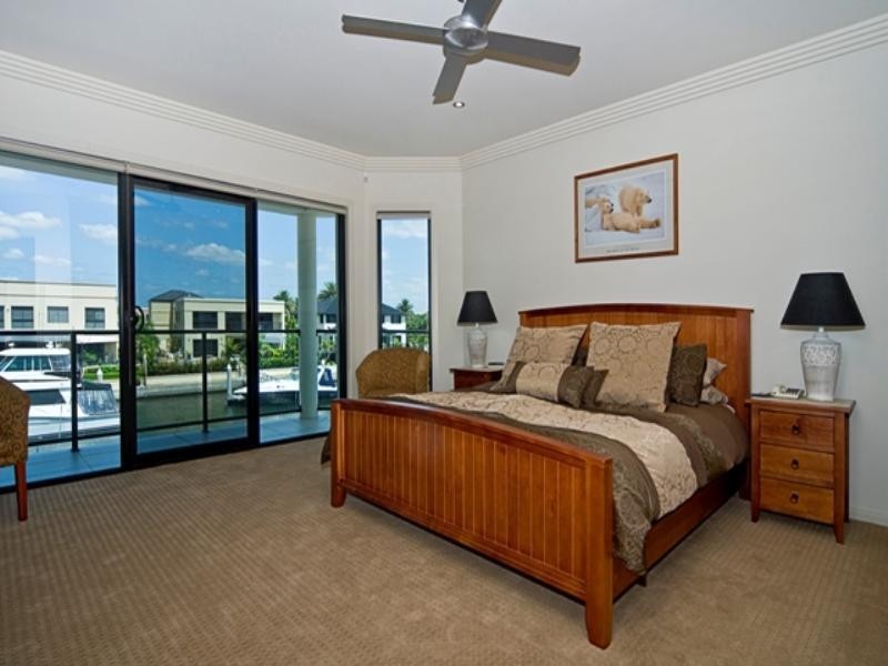 Paradise Point QLD 4216