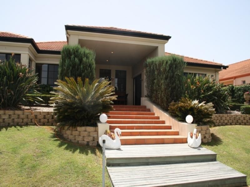 13 Glenwater Crescent, Helensvale QLD 4212