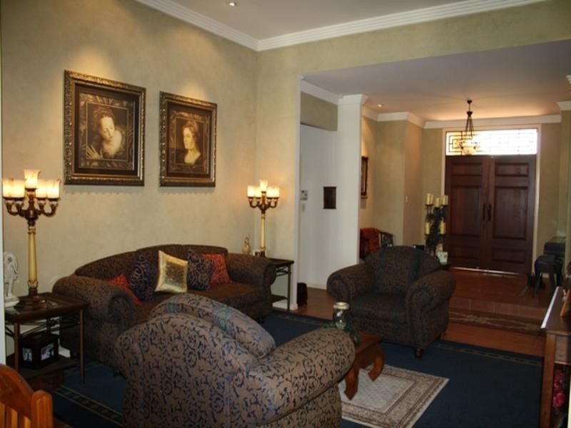 13 Glenwater Crescent, Helensvale QLD 4212