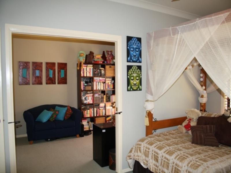 13 Glenwater Crescent, Helensvale QLD 4212