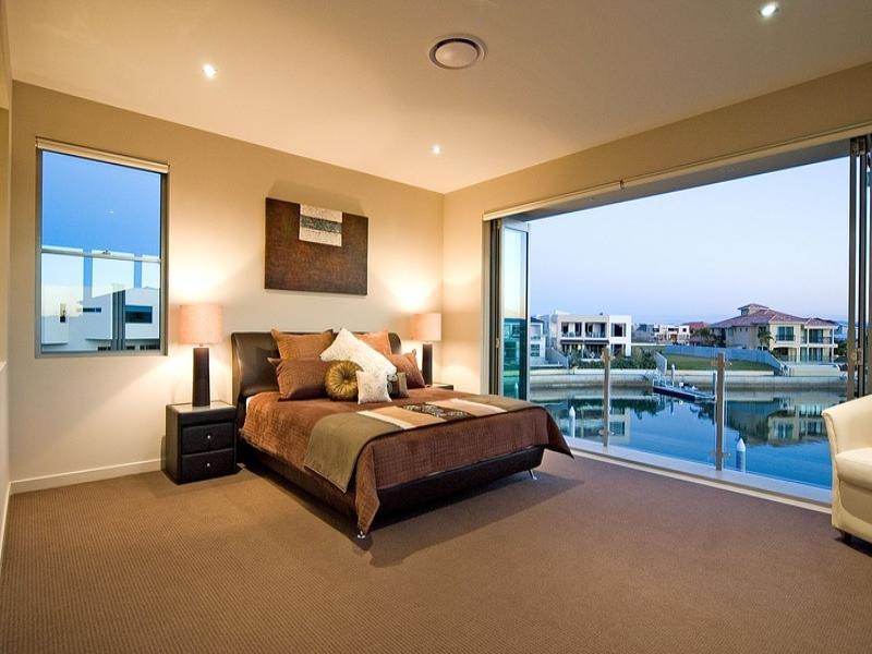 25 Royal Albert Crescent, Paradise Point QLD 4216