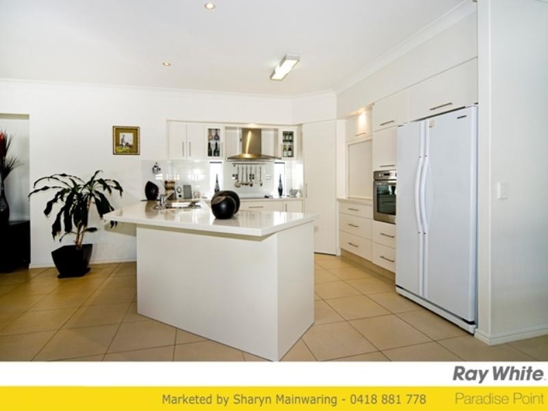 16 Southaven Drive, Hollywell QLD 4216