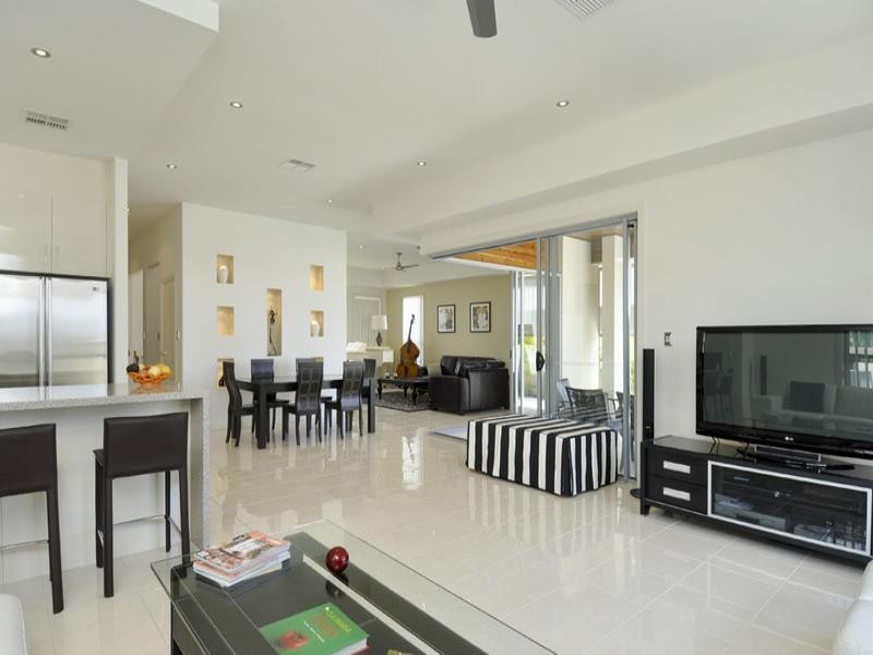 Hope Island QLD 4212