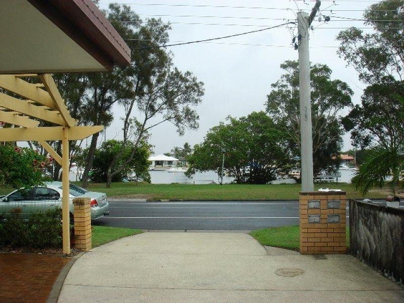 2/43 Paradise Parade, Paradise Point QLD 4216