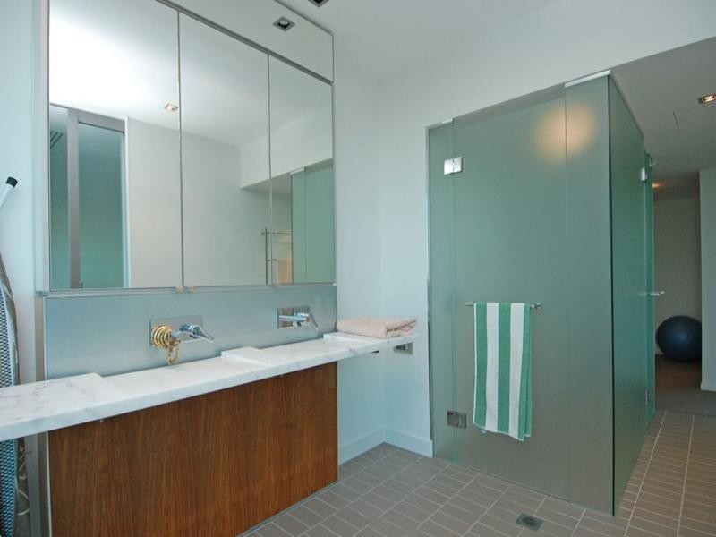 4104 Ephraim Island, Paradise Point QLD 4216