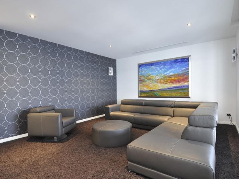 26 Hampton Court, Paradise Point QLD 4216