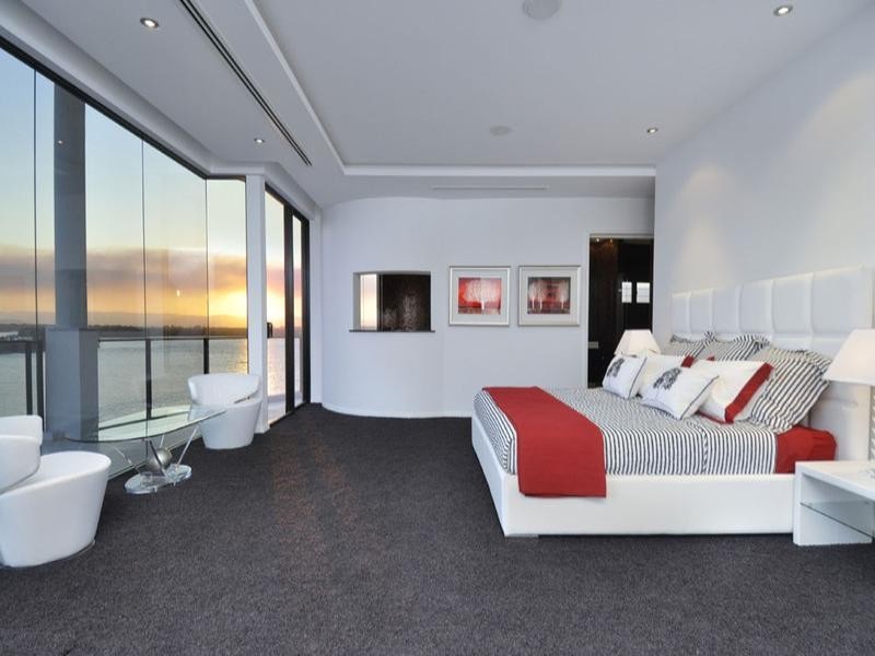 26 Hampton Court, Paradise Point QLD 4216