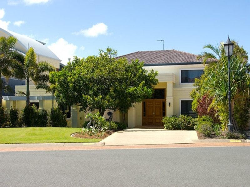 7 The Peninsula, Sovereign Islands QLD 4216