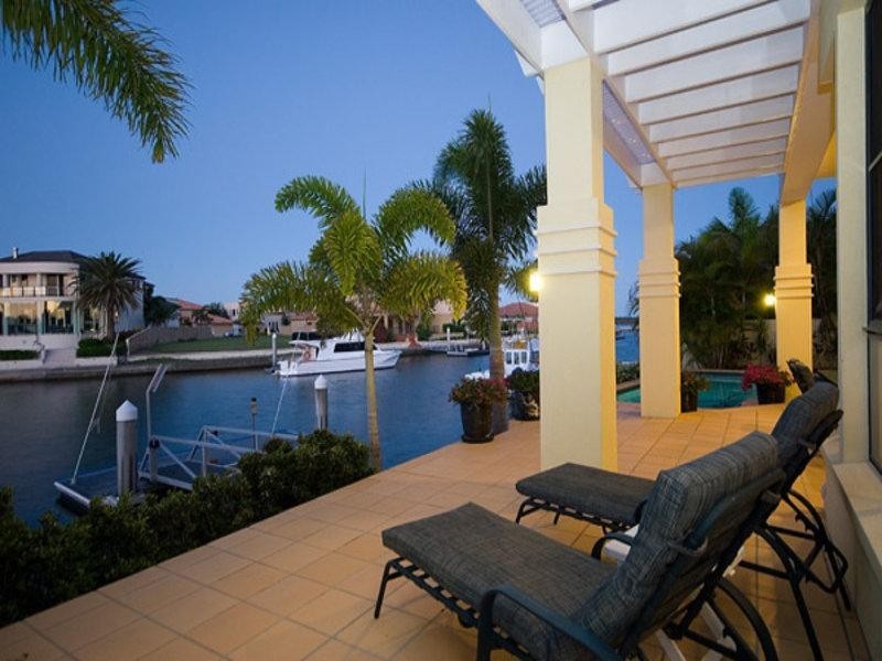 7 The Peninsula, Sovereign Islands QLD 4216