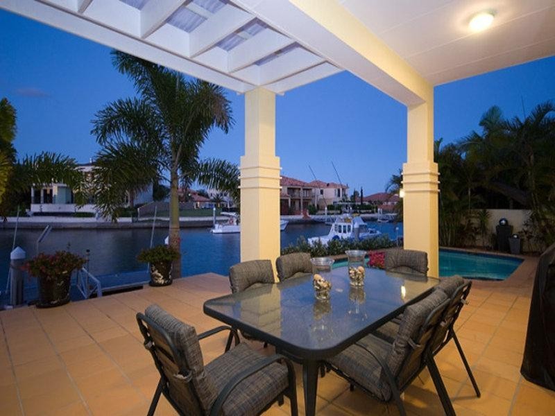 7 The Peninsula, Sovereign Islands QLD 4216