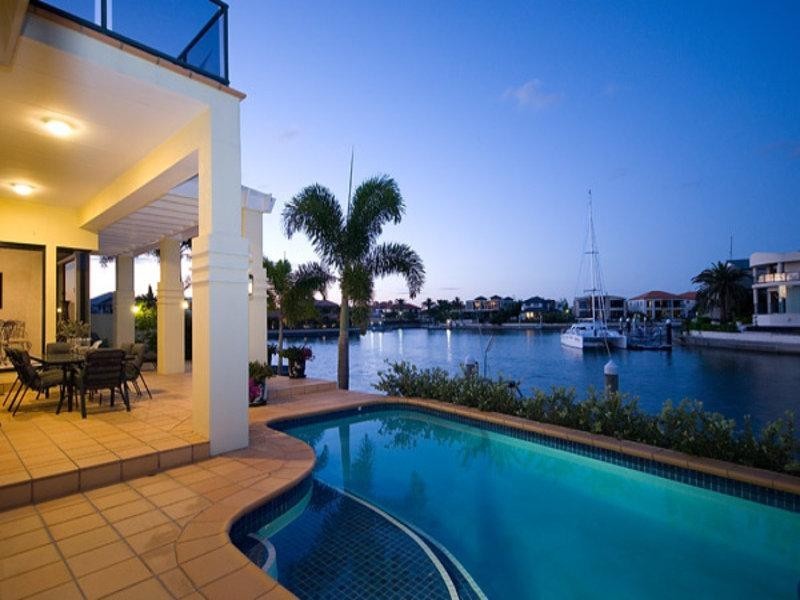 7 The Peninsula, Sovereign Islands QLD 4216