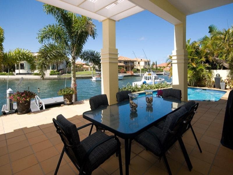 7 The Peninsula, Sovereign Islands QLD 4216