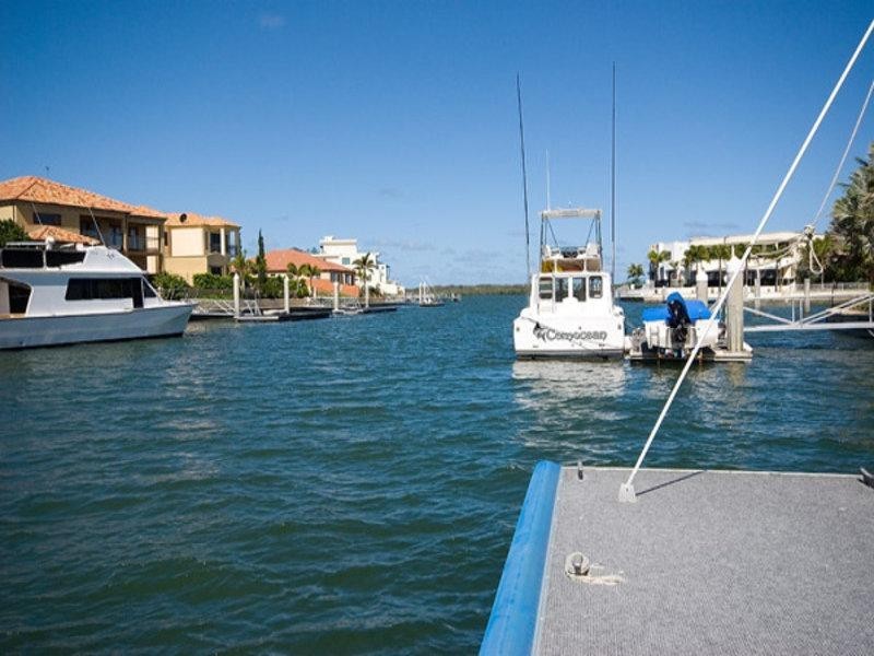 7 The Peninsula, Sovereign Islands QLD 4216
