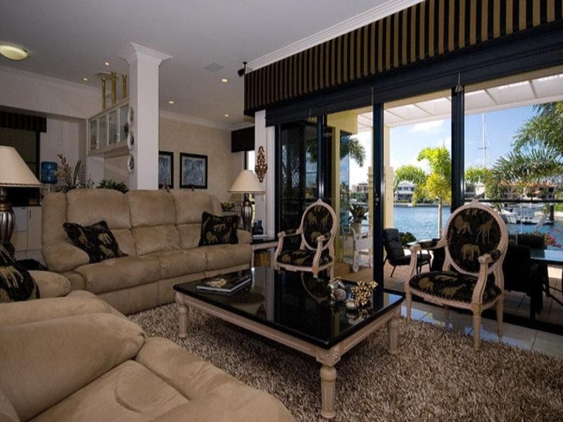 7 The Peninsula, Sovereign Islands QLD 4216
