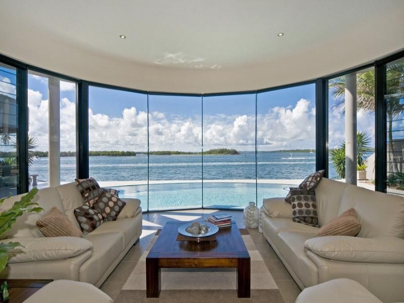 1 Knightsbridge Parade West, Paradise Point QLD 4216