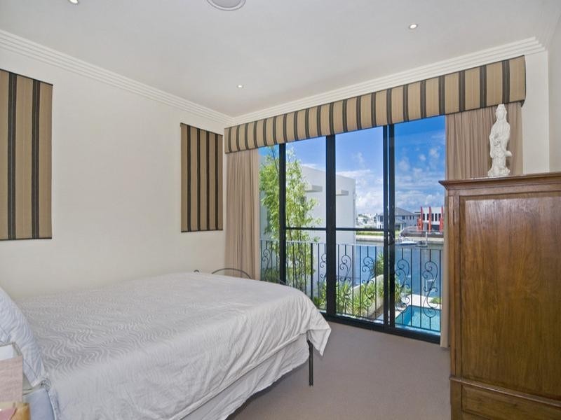 Paradise Point QLD 4216