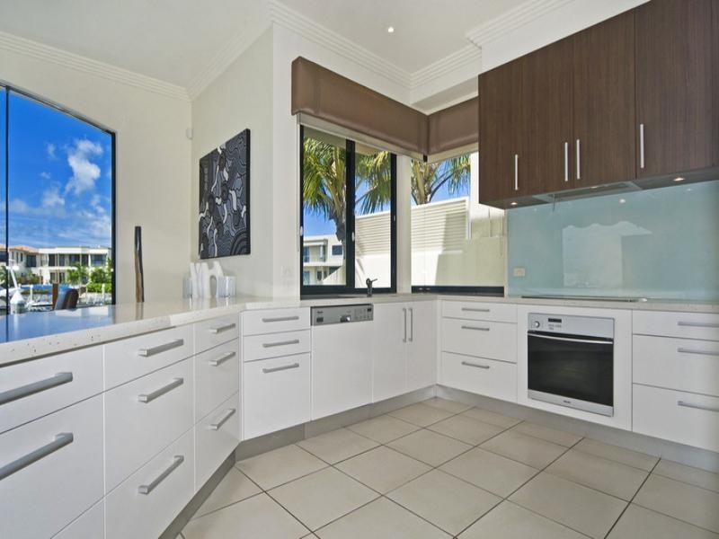 Paradise Point QLD 4216