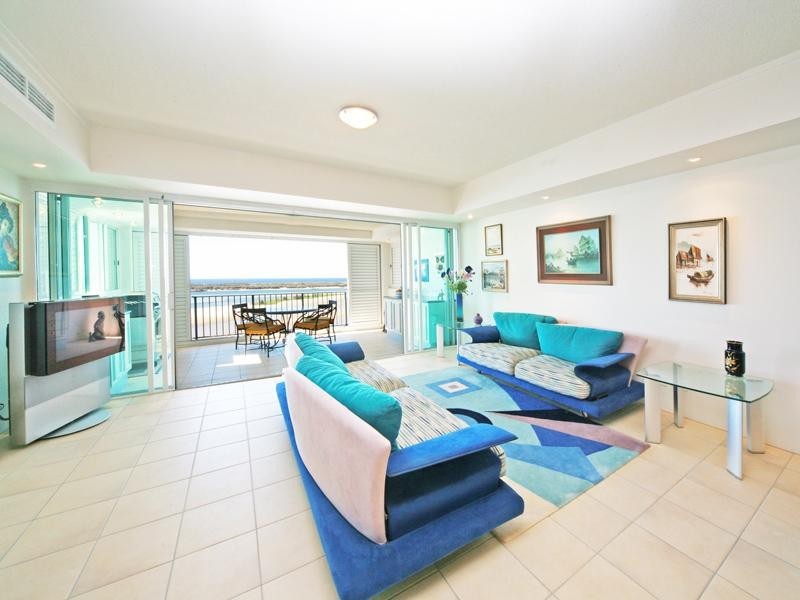 60/326 marine Parade, Labrador QLD 4215