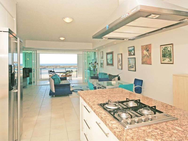 60/326 marine Parade, Labrador QLD 4215