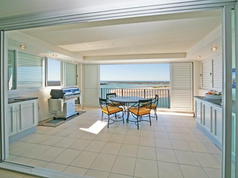 60/326 marine Parade, Labrador QLD 4215