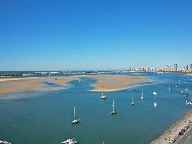 60/326 marine Parade, Labrador QLD 4215