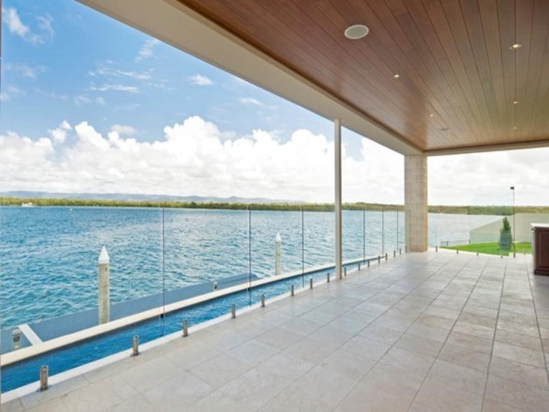 55 Knightsbridge Parade West, Paradise Point QLD 4216
